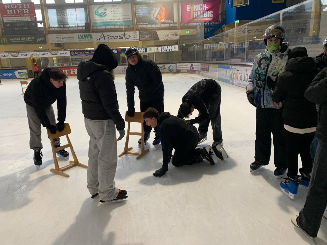 Auf die Eisbahn, fertig, LOS!